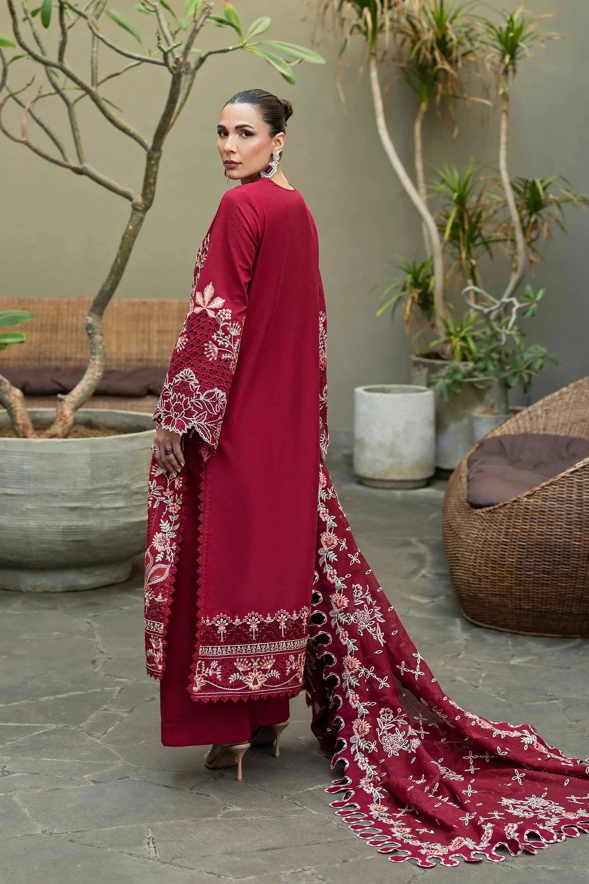Akbar Aslam - 3PC Luxury Lawn Embroidered Suit
