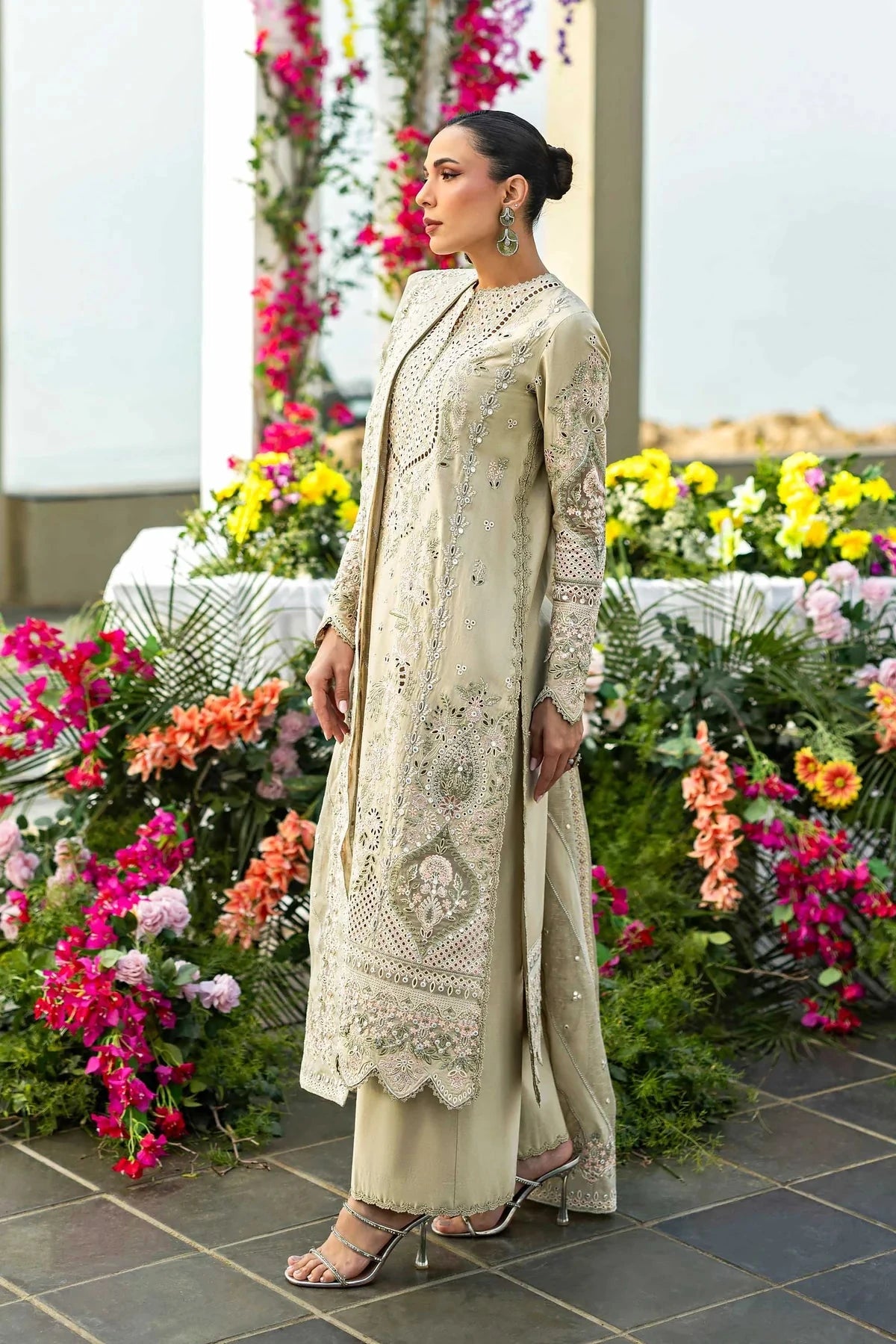 Akbar Aslam - 3PC Luxury Lawn Embroidered Suit