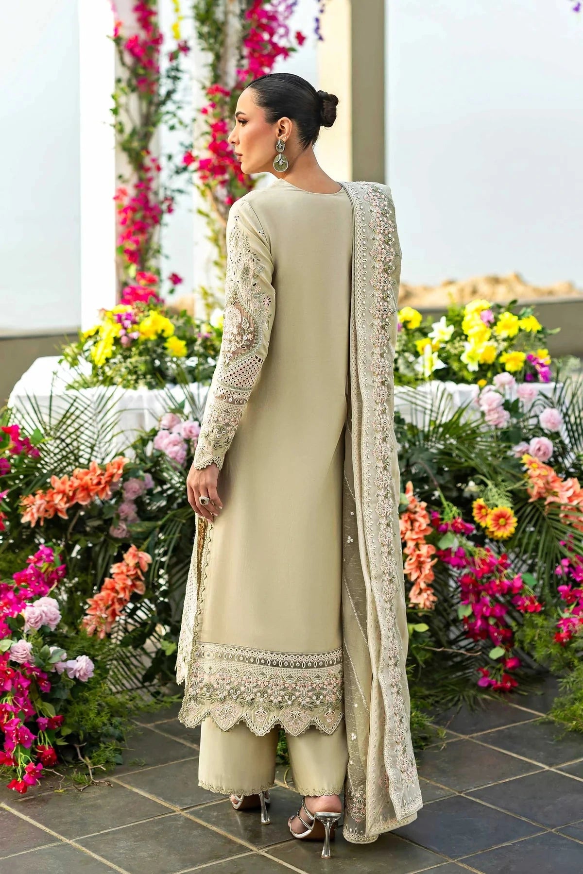 Akbar Aslam - 3PC Luxury Lawn Embroidered Suit