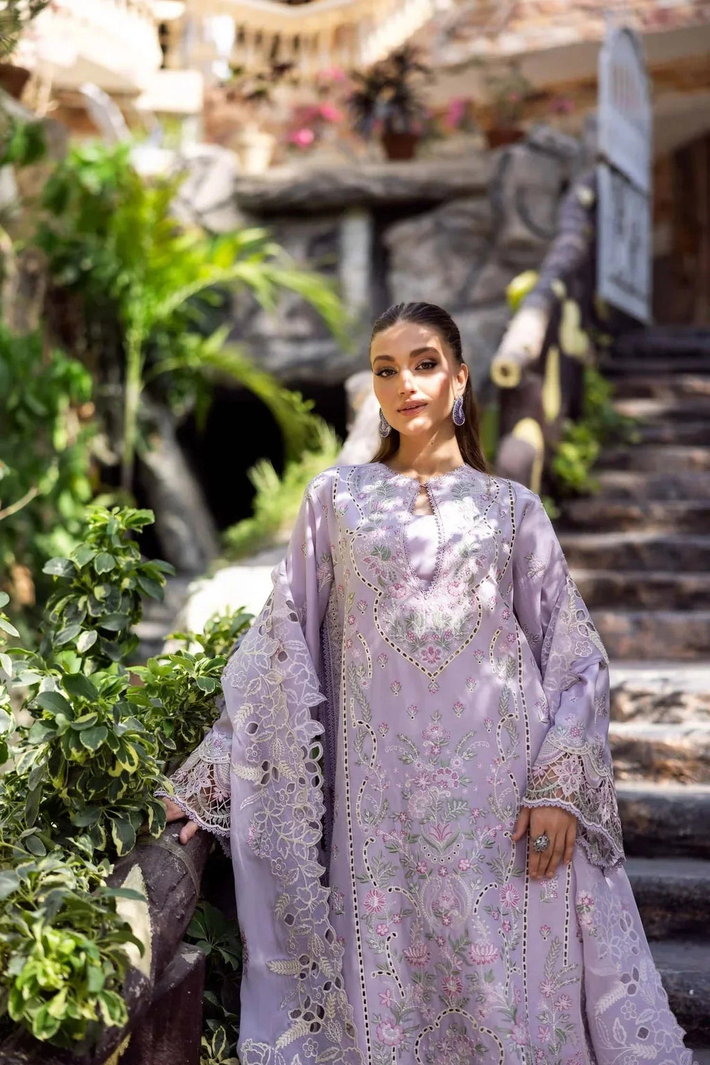 Akbar Aslam - 3PC Luxury Lawn Embroidered Suit
