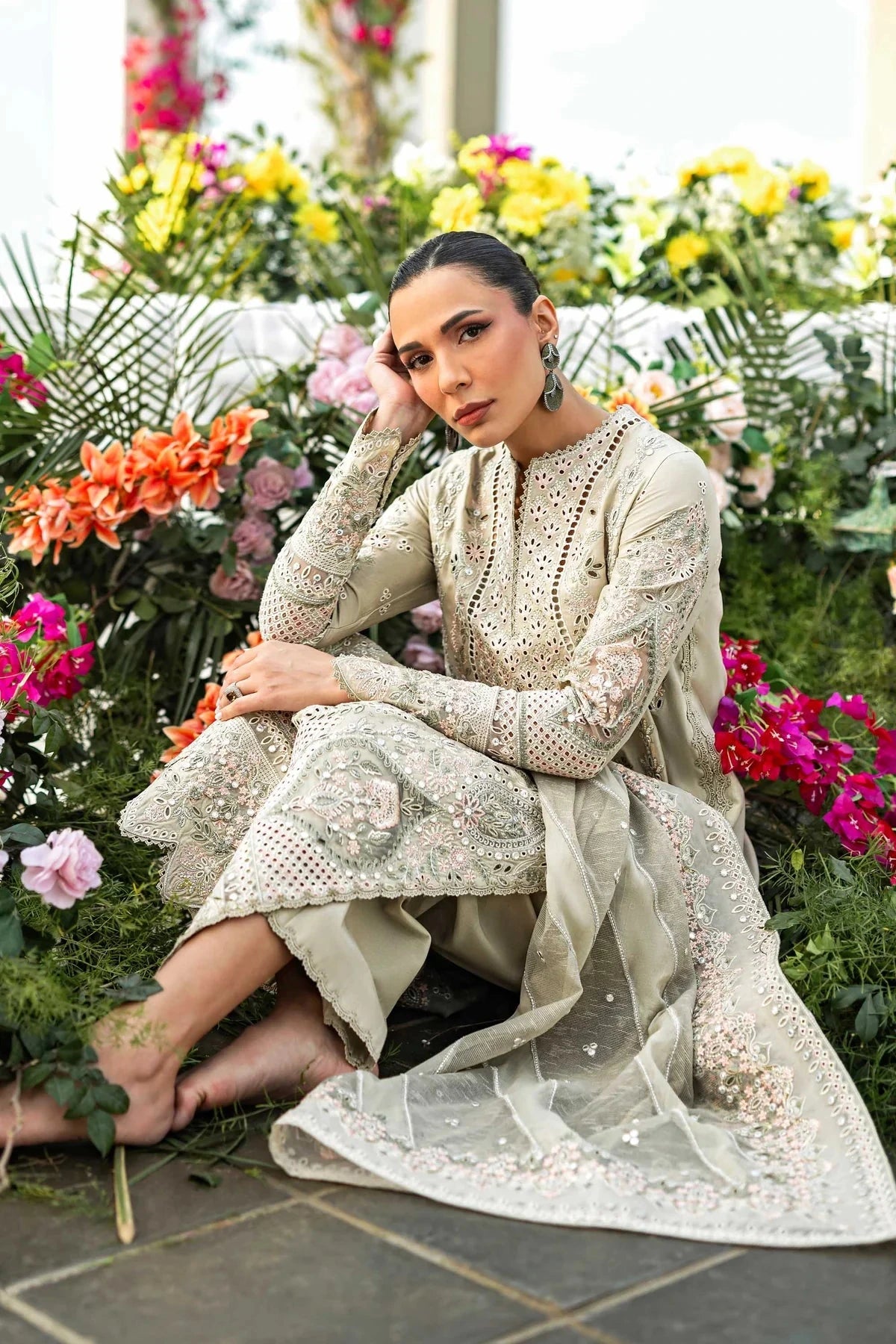 Akbar Aslam - 3PC Luxury Lawn Embroidered Suit