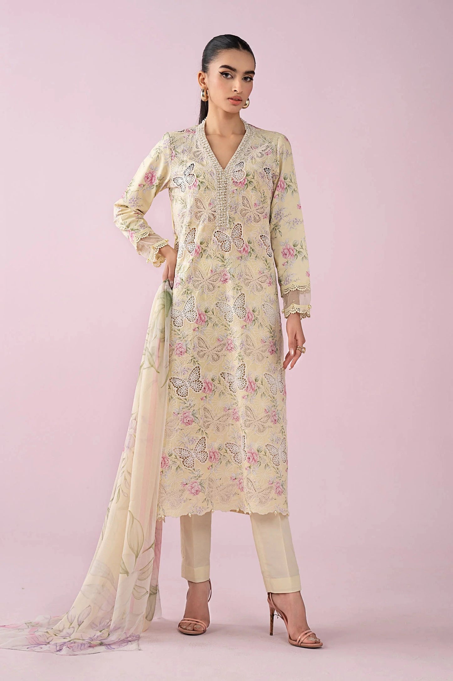 Maria.B - 3PC Luxury Lawn Embroidered Suit