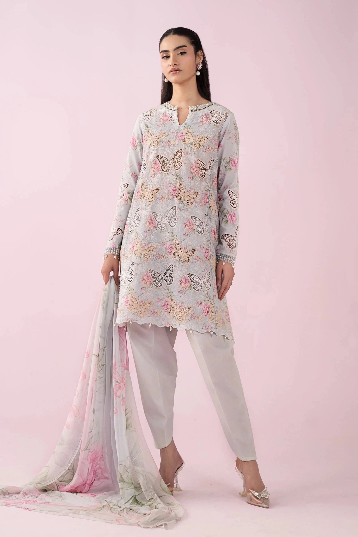 Maria.B - 3PC Luxury Lawn Embroidered Suit
