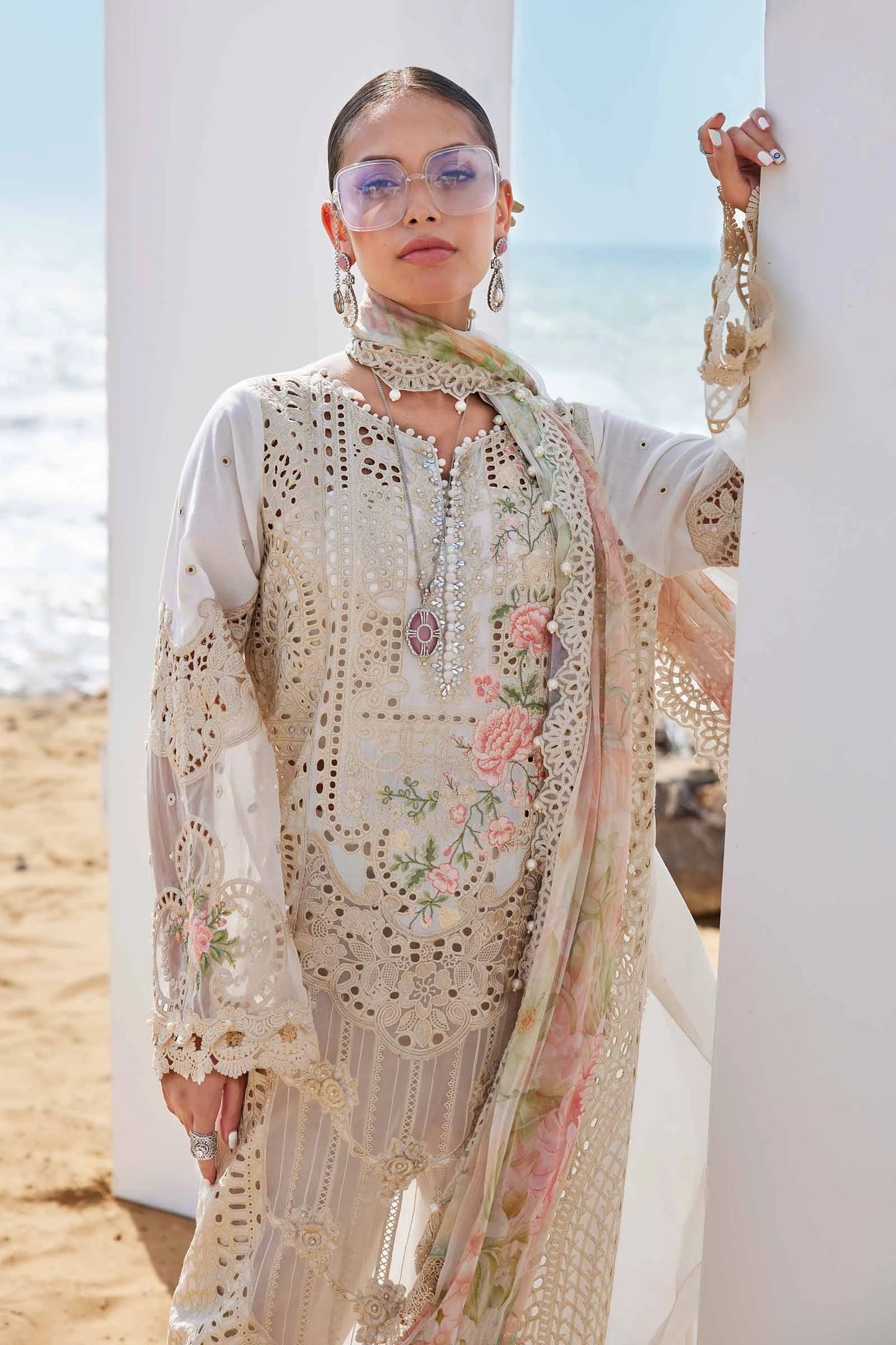 Maria.B - 3PC Luxury Lawn Embroidered Suit