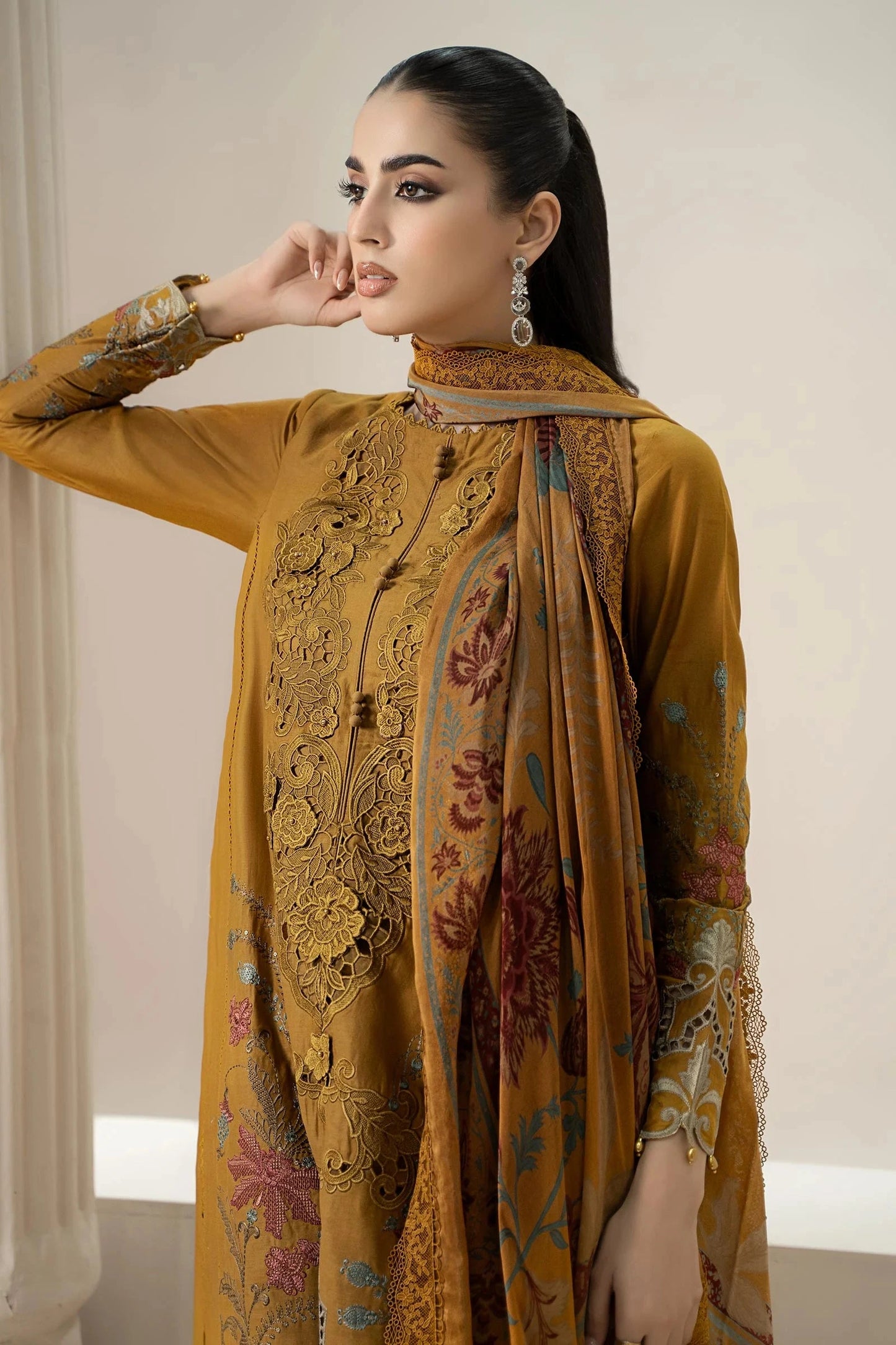 Maria.B - 3PC Luxury Lawn Embroidered Suit
