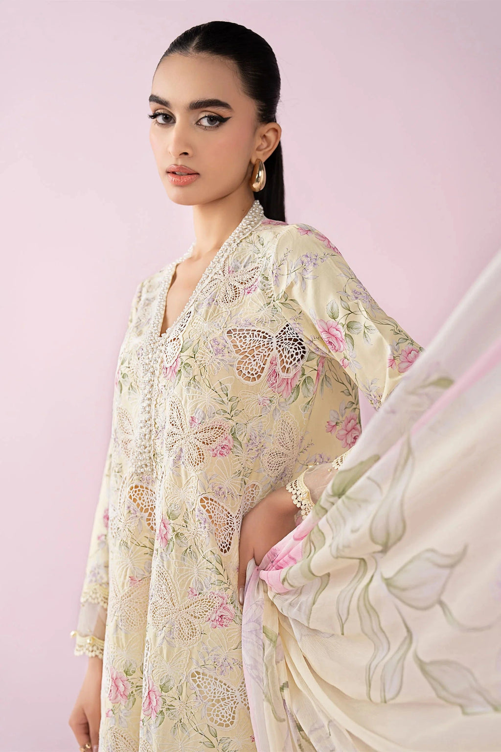 Maria.B - 3PC Luxury Lawn Embroidered Suit