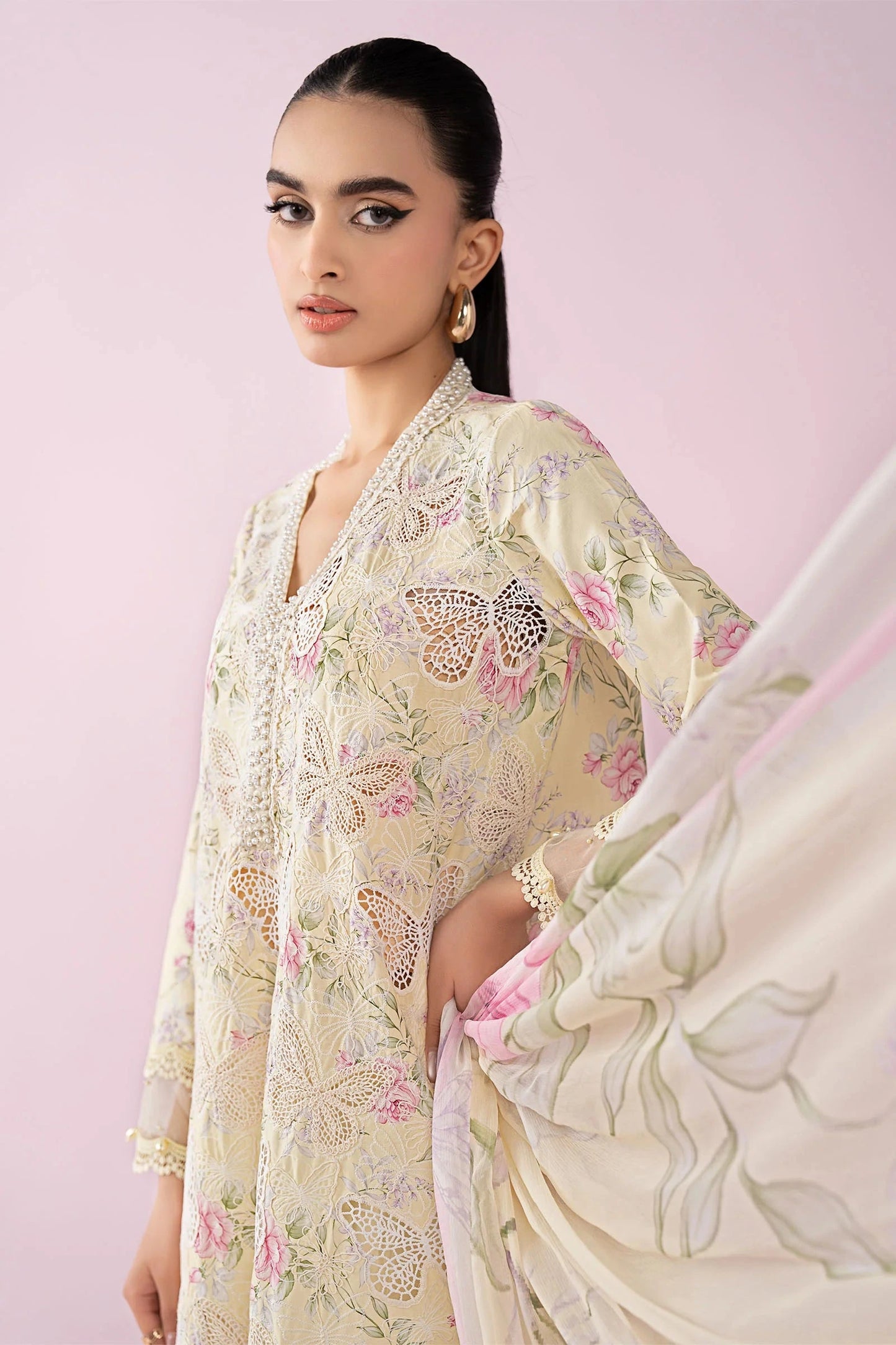 Maria.B - 3PC Luxury Lawn Embroidered Suit