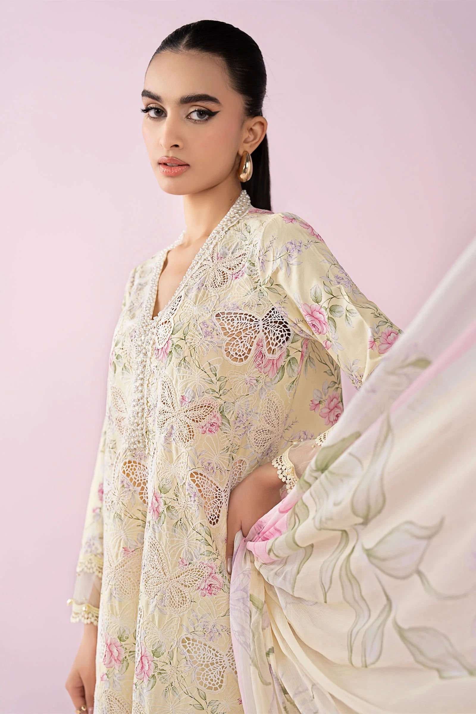Maria.B - 3PC Luxury Lawn Embroidered Suit