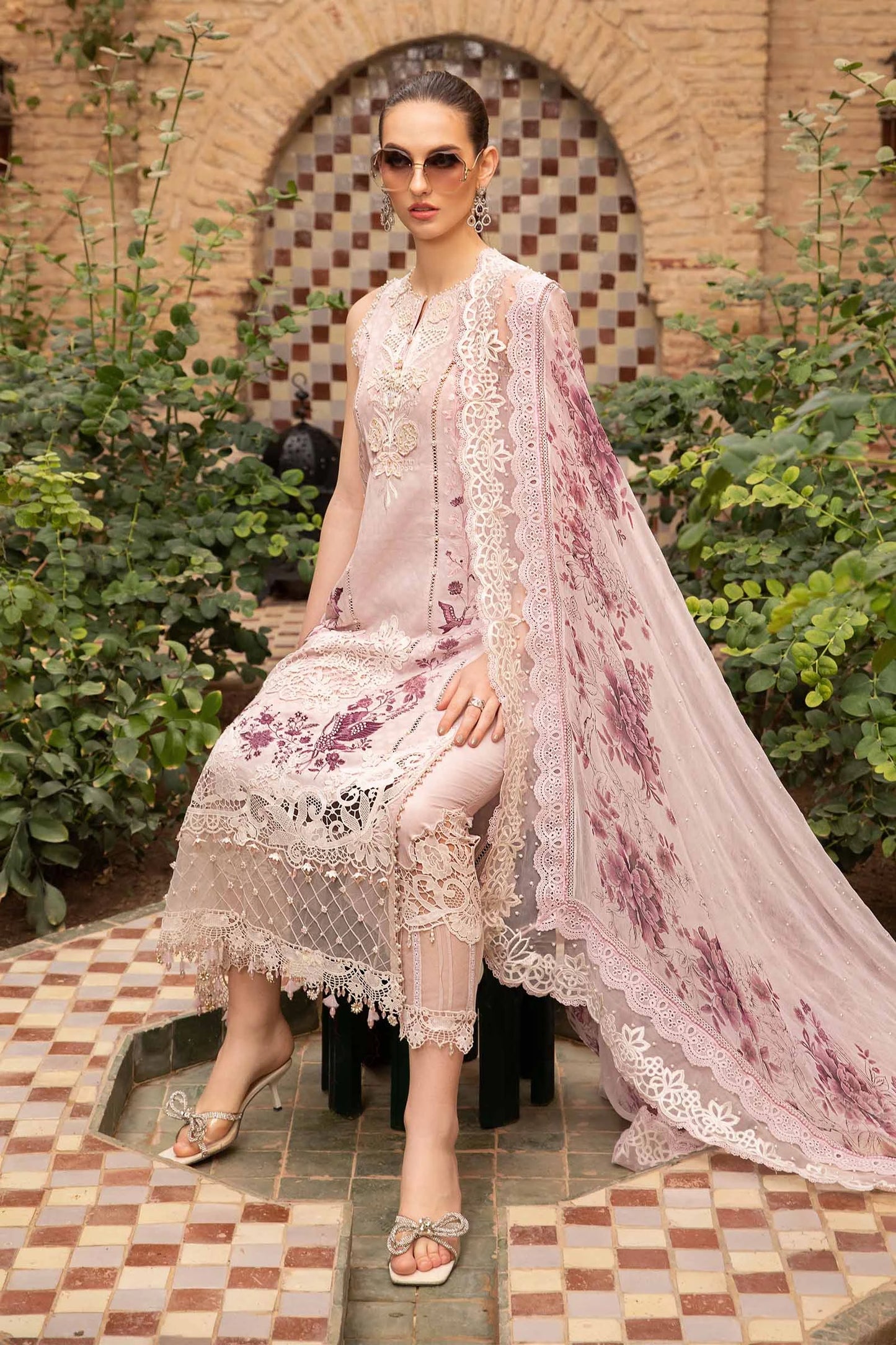 Maria.B - 3PC Luxury Lawn Embroidered Suit