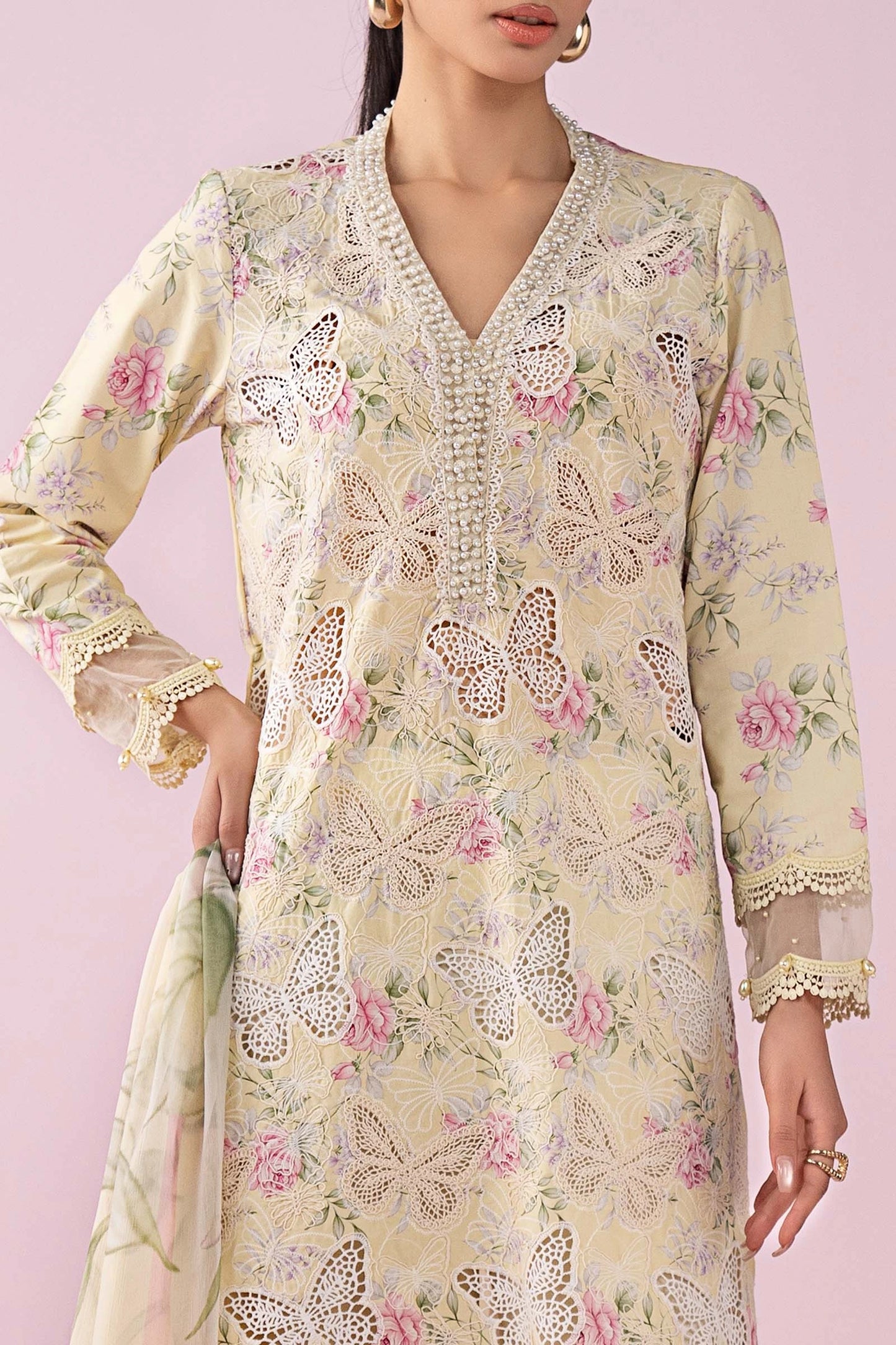 Maria.B - 3PC Luxury Lawn Embroidered Suit
