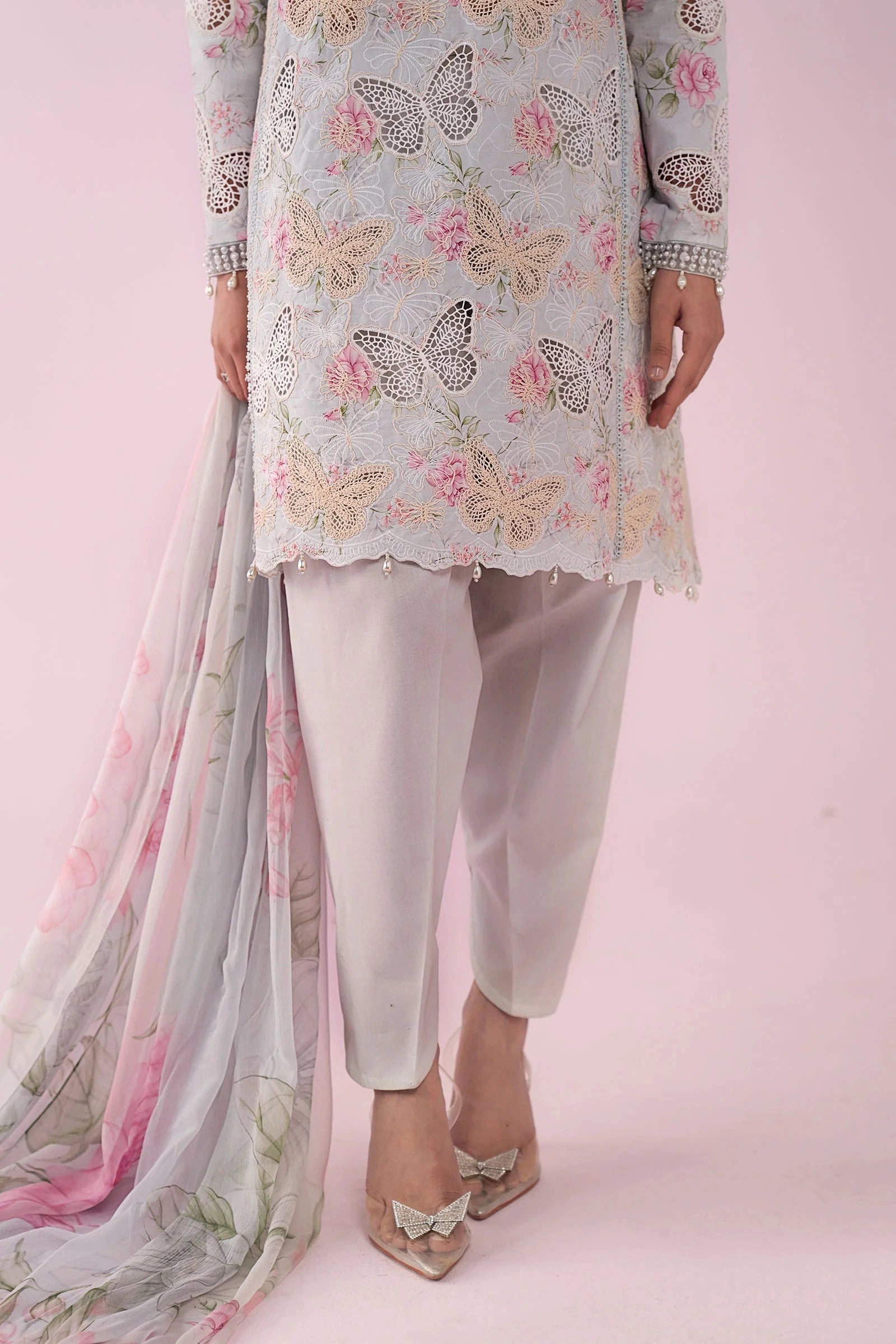 Maria.B - 3PC Luxury Lawn Embroidered Suit