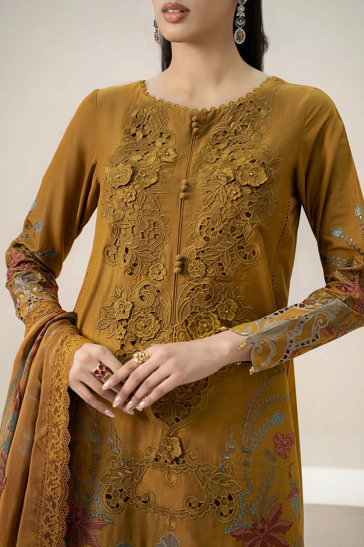 Maria.B - 3PC Luxury Lawn Embroidered Suit