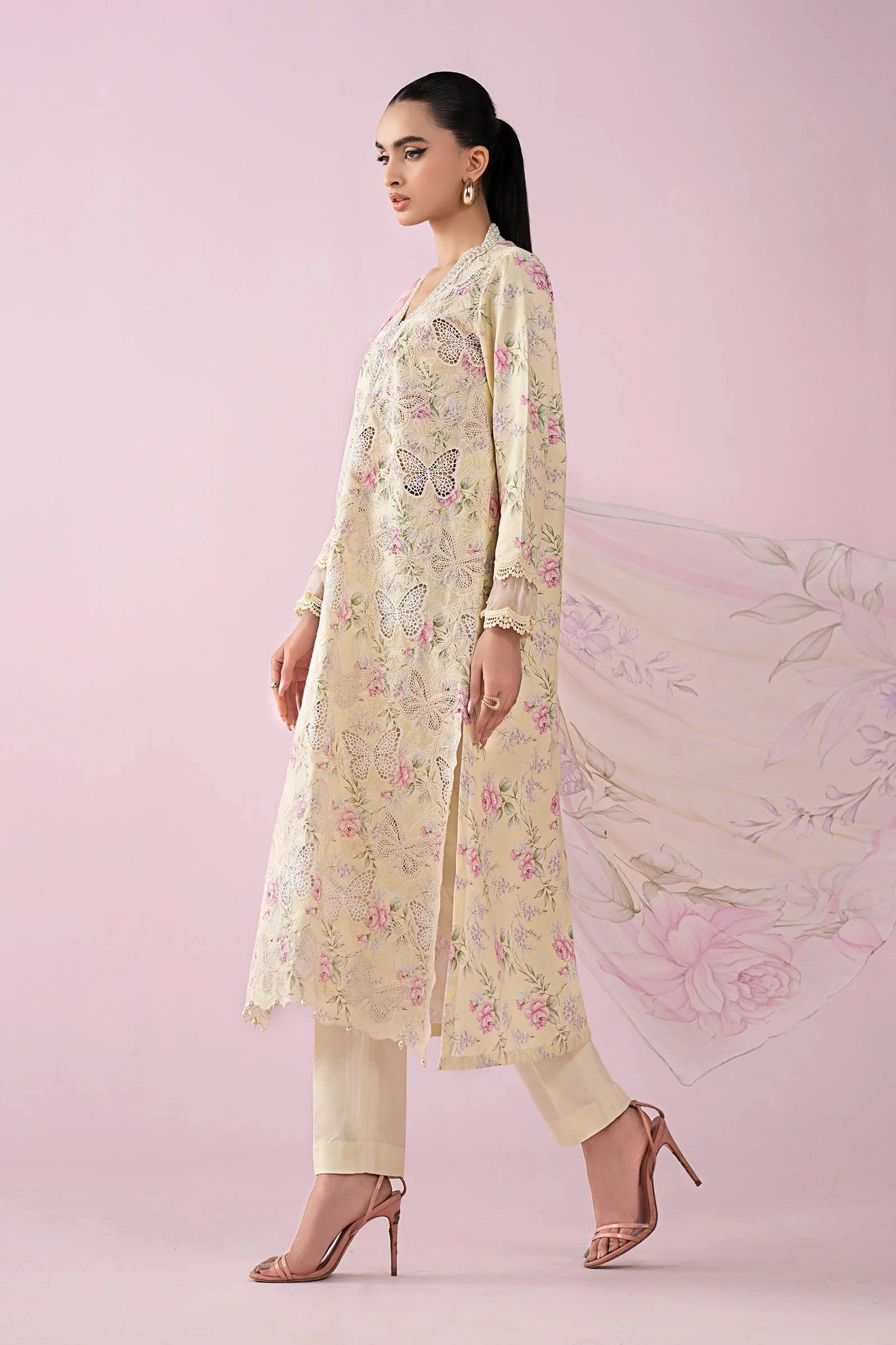 Maria.B - 3PC Luxury Lawn Embroidered Suit