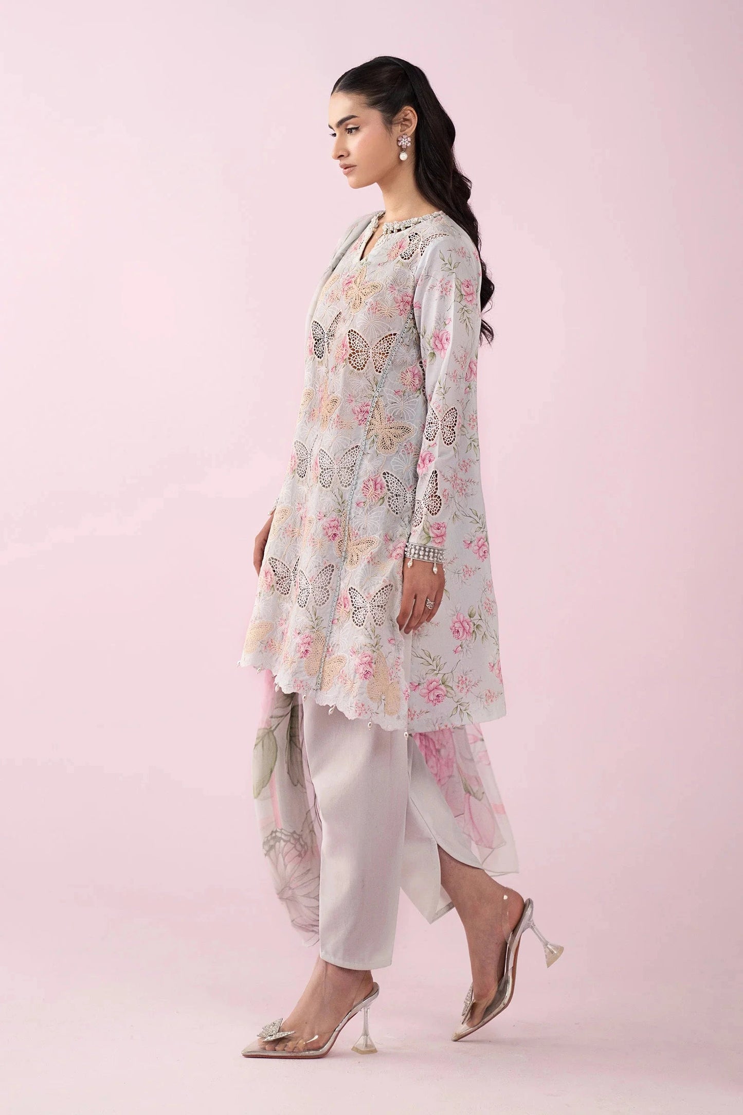 Maria.B - 3PC Luxury Lawn Embroidered Suit
