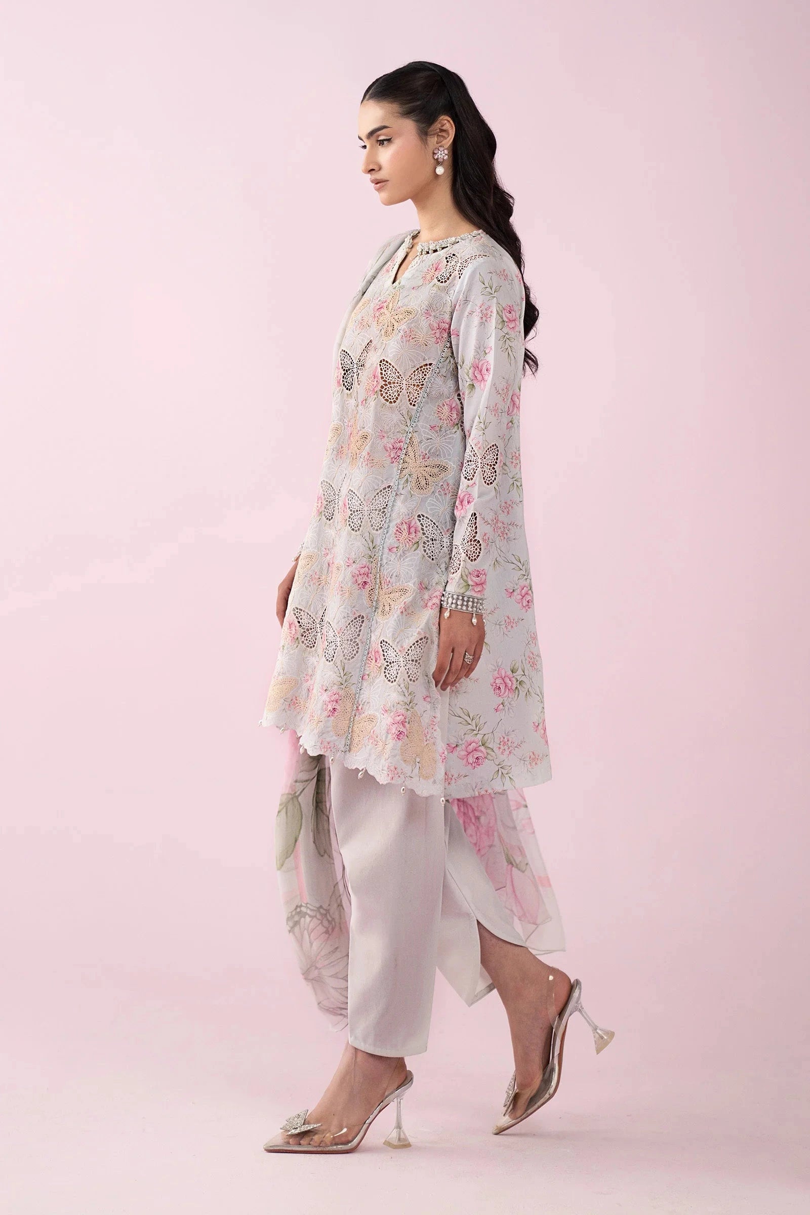 Maria.B - 3PC Luxury Lawn Embroidered Suit