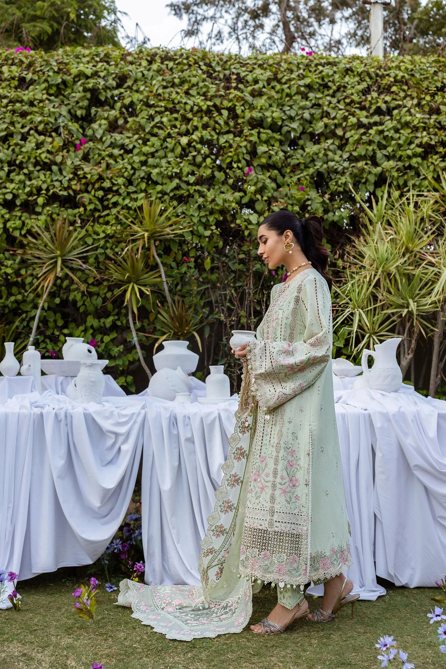 Akbar Aslam - 3PC Luxury Lawn Embroidered Suit