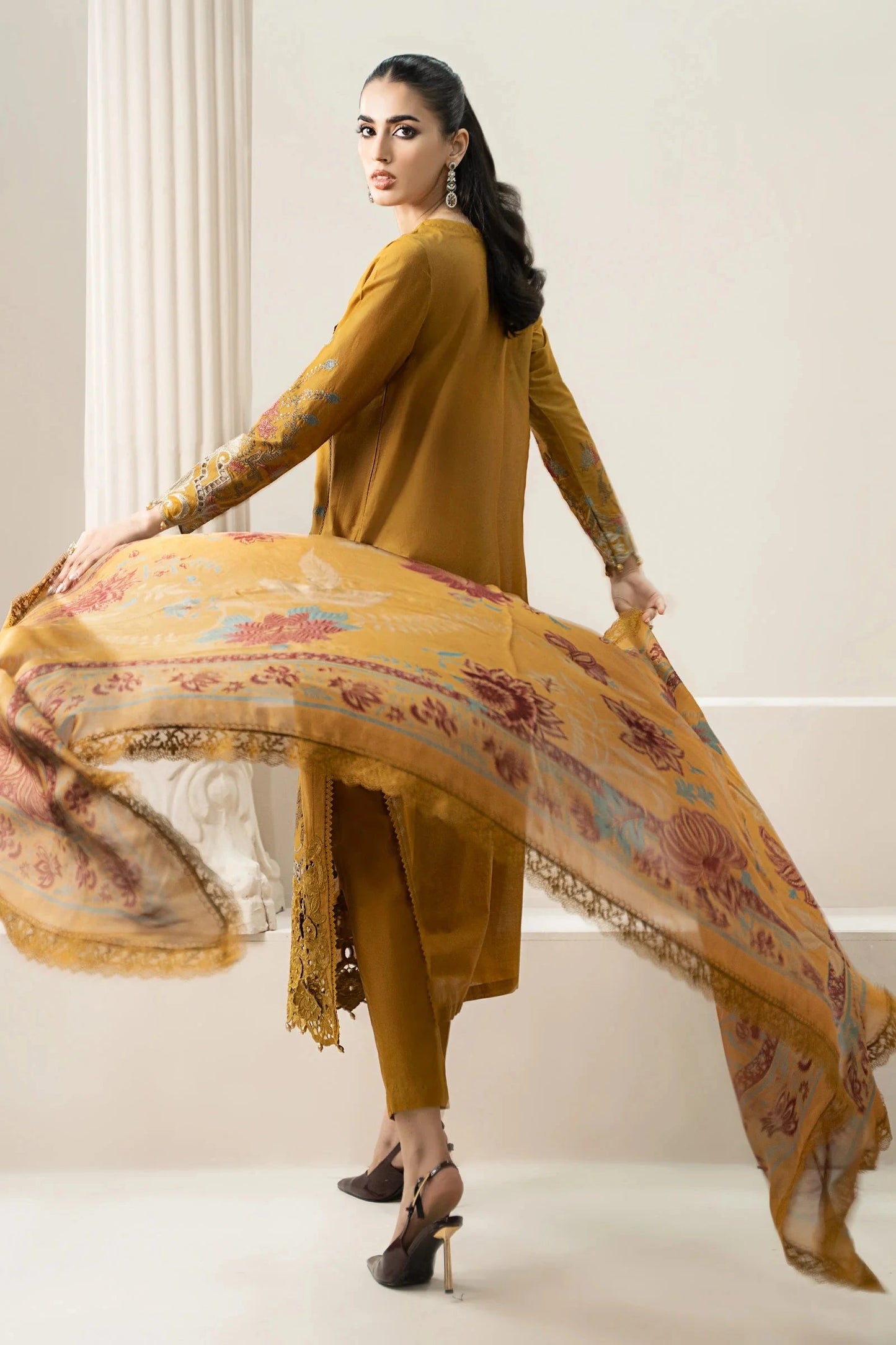 Maria.B - 3PC Luxury Lawn Embroidered Suit