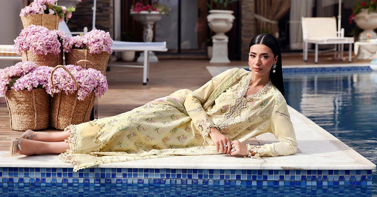 MARIA.B - 3PC Luxury Lawn Embroidered Suit