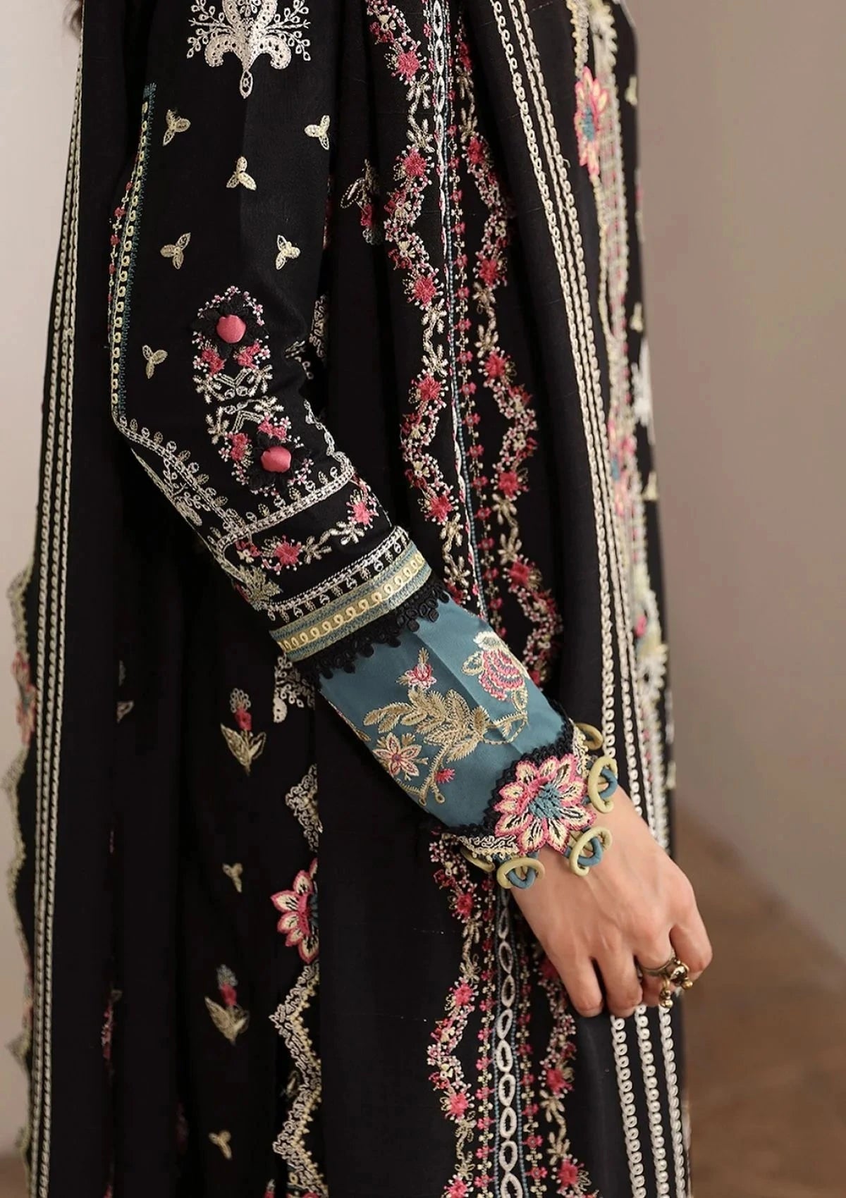 Qalamkar - 3PC Luxury Lawn Embroidered Suit